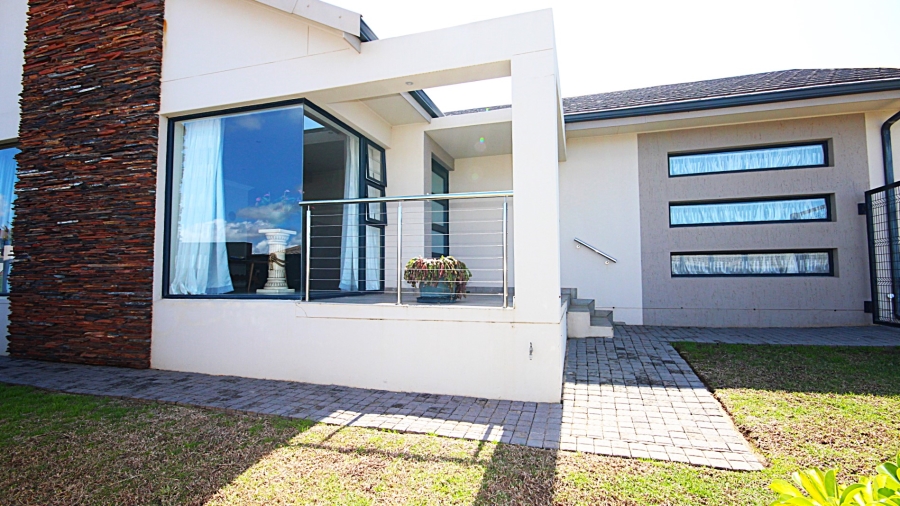 4 Bedroom Property for Sale in Monte Christo Western Cape